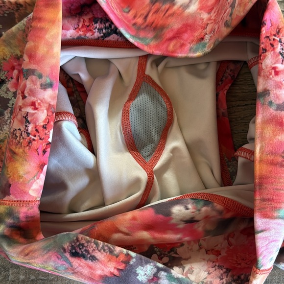 {Athleta} Salutation Stash Pocket 5” Shorts | Sz L - Picture 8 of 11